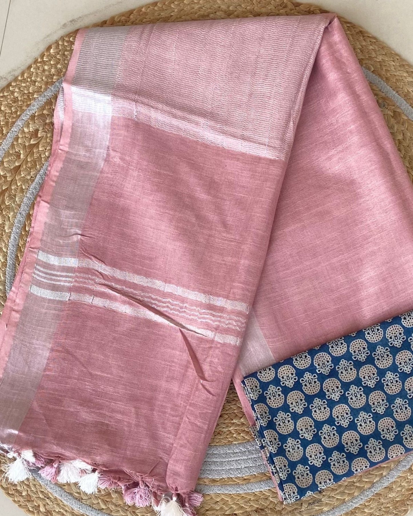 Dusty Pink Pure Linen Saree With Handblock Printed Blouse Piece