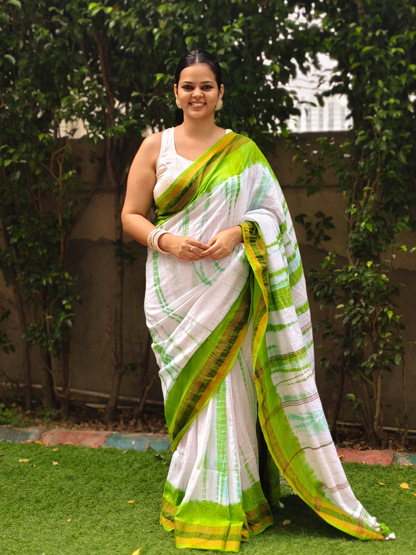 Green & White Tie Dye Pure Cotton Saree