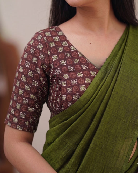 Mehendi Green Handwoven Khadi Cotton Saree + Stretchable Cotton Blouse Combo