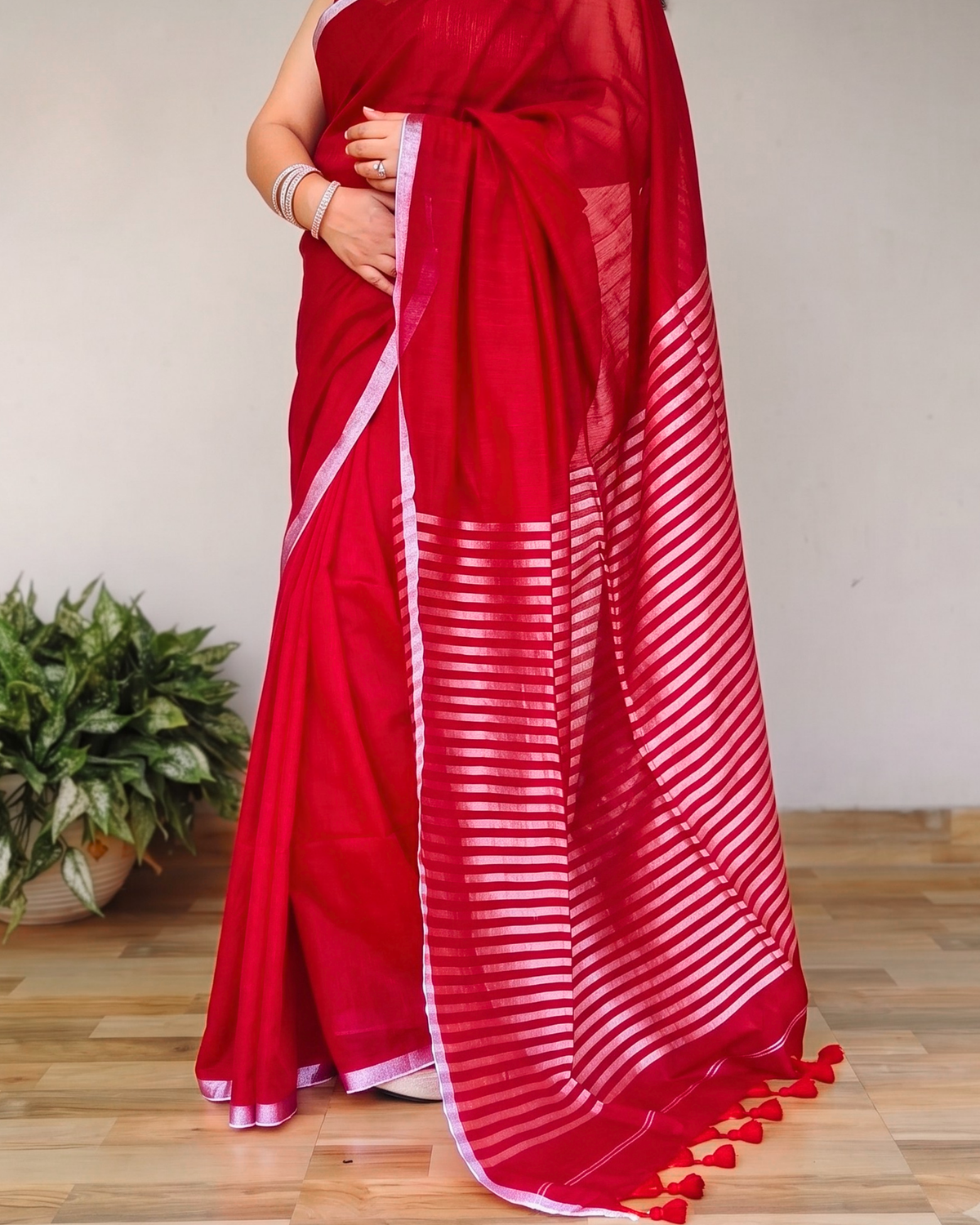 Red Slub Cotton Saree With Silver Zari Pallu