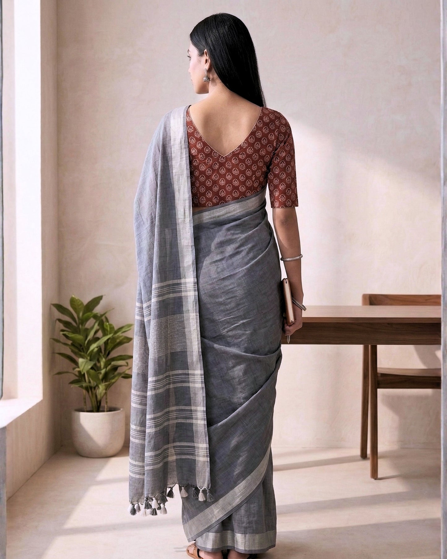 Grey Pure Linen Saree With Handblock Printed Blouse Piece