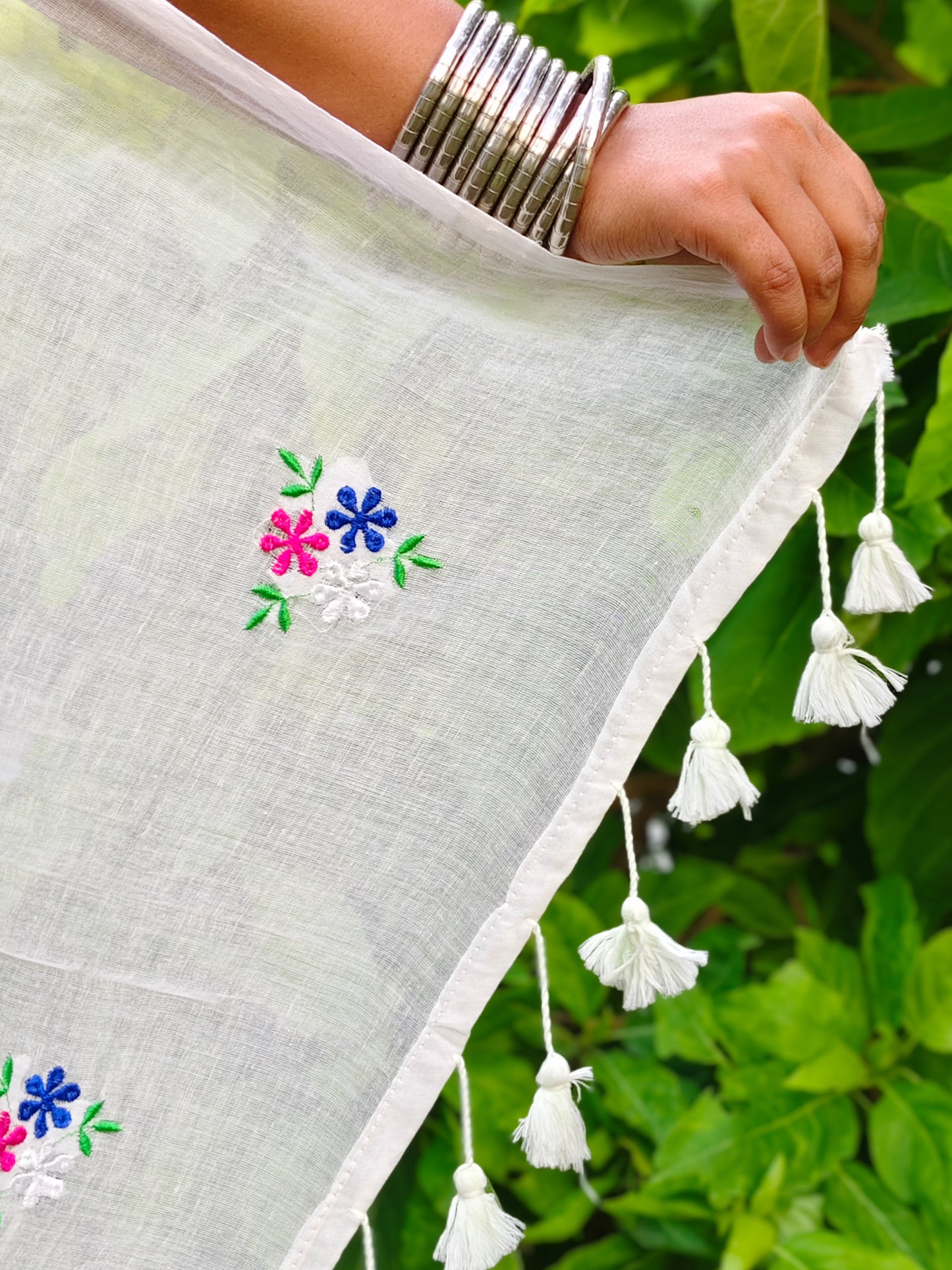 Safed Floral Embroidered Mulmul Cotton Saree