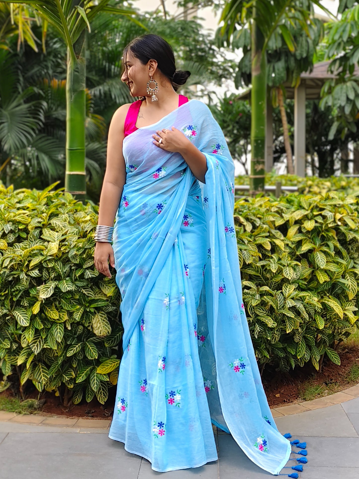 Aasmani Floral Embroidered Mulmul Cotton Saree