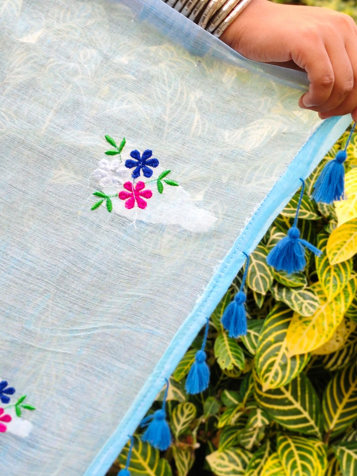 Aasmani Floral Embroidered Mulmul Cotton Saree
