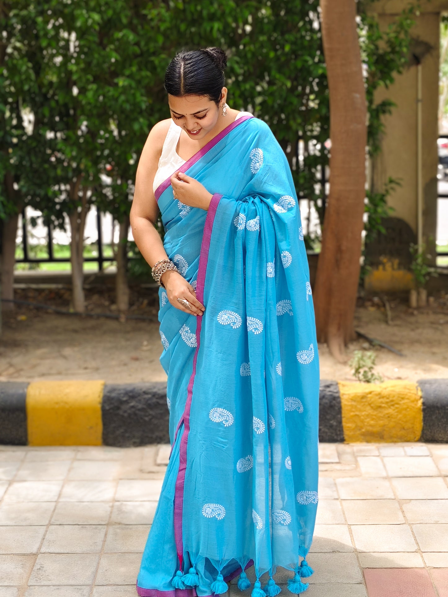 Firozi Ambi Embroidered Soft Cotton Saree