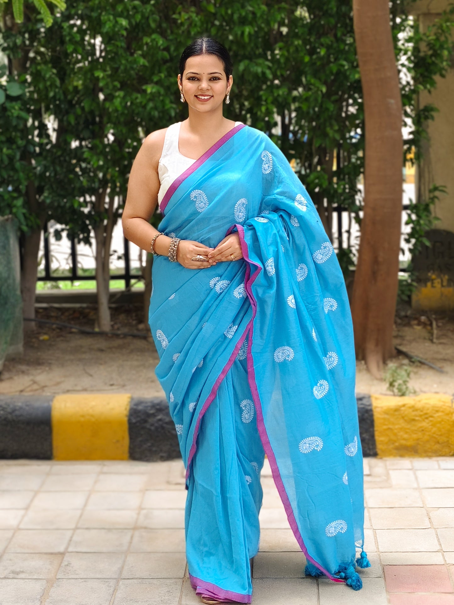 Firozi Ambi Embroidered Soft Cotton Saree