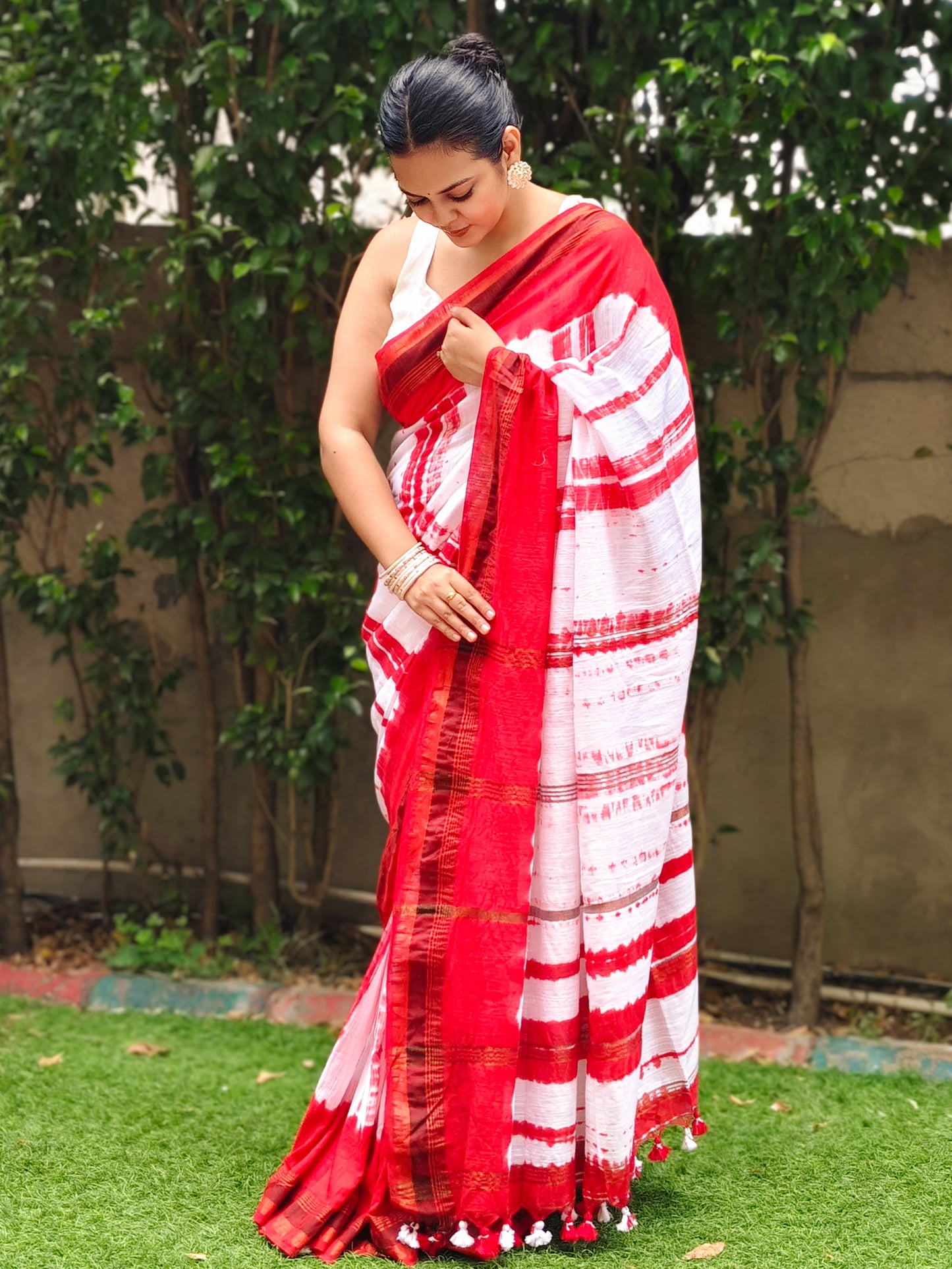 Cherry Red & White Tie Dye Pure Cotton Saree