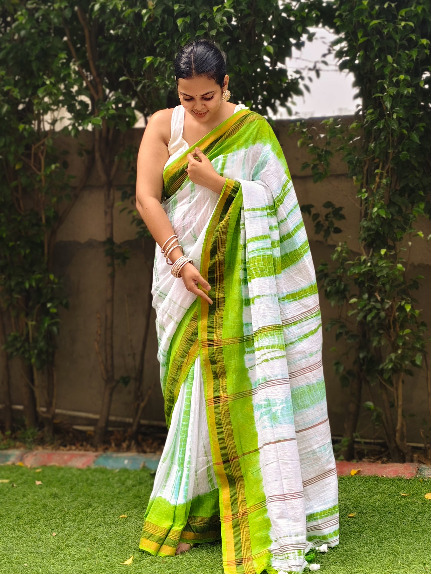 Green & White Tie Dye Pure Cotton Saree