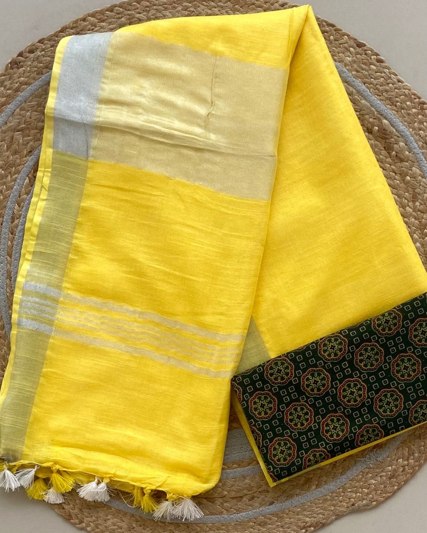 Lemon Yellow Pure Linen Saree With Handblock Printed Blouse Piece