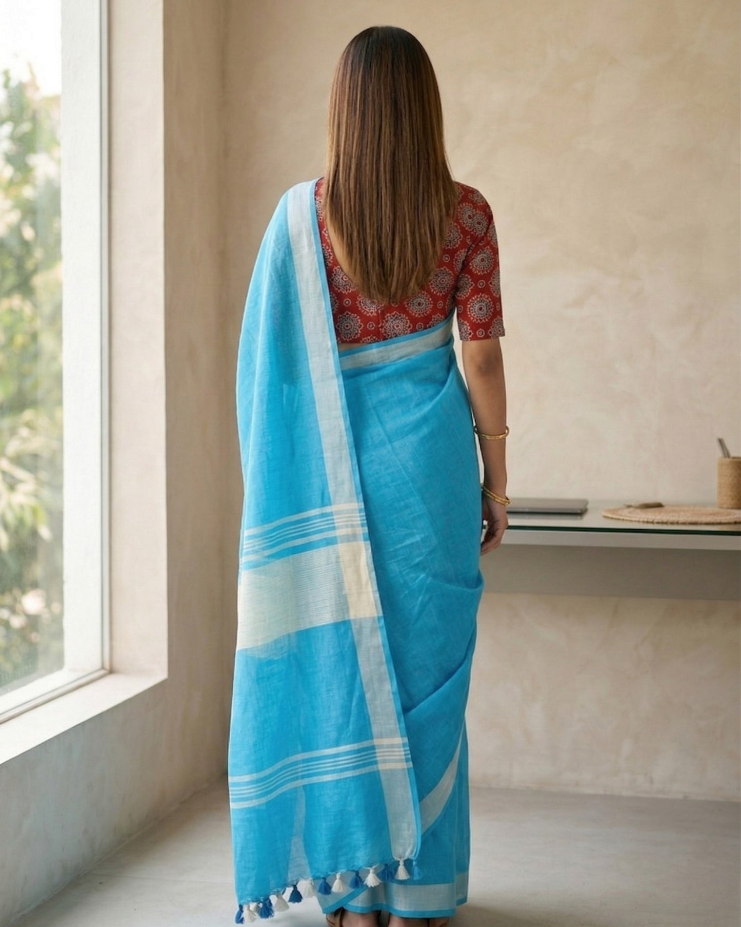 Sky Blue Pure Linen Saree With Handblock Printed Blouse Piece
